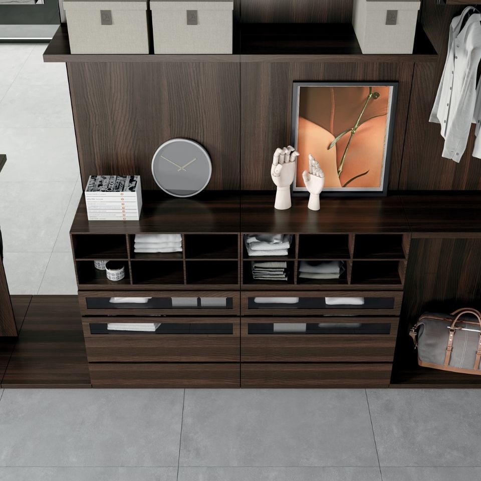 Project Up Walk-in Closet Details 1